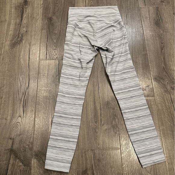 Lululemon High Times Pant Cyber Stripe Silver Fox High Rise 4 Gray White Stripe - Picture 11 of 14